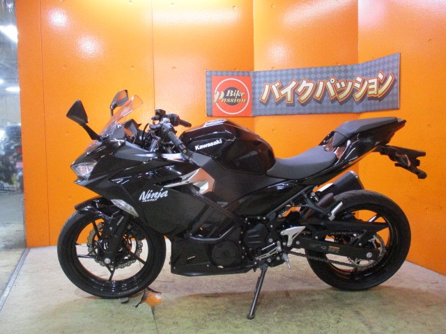 反対側もこの通り状態グッド！！現行モデルは完全にレプリカ！スタイルもいいですがスペックもやばい！！